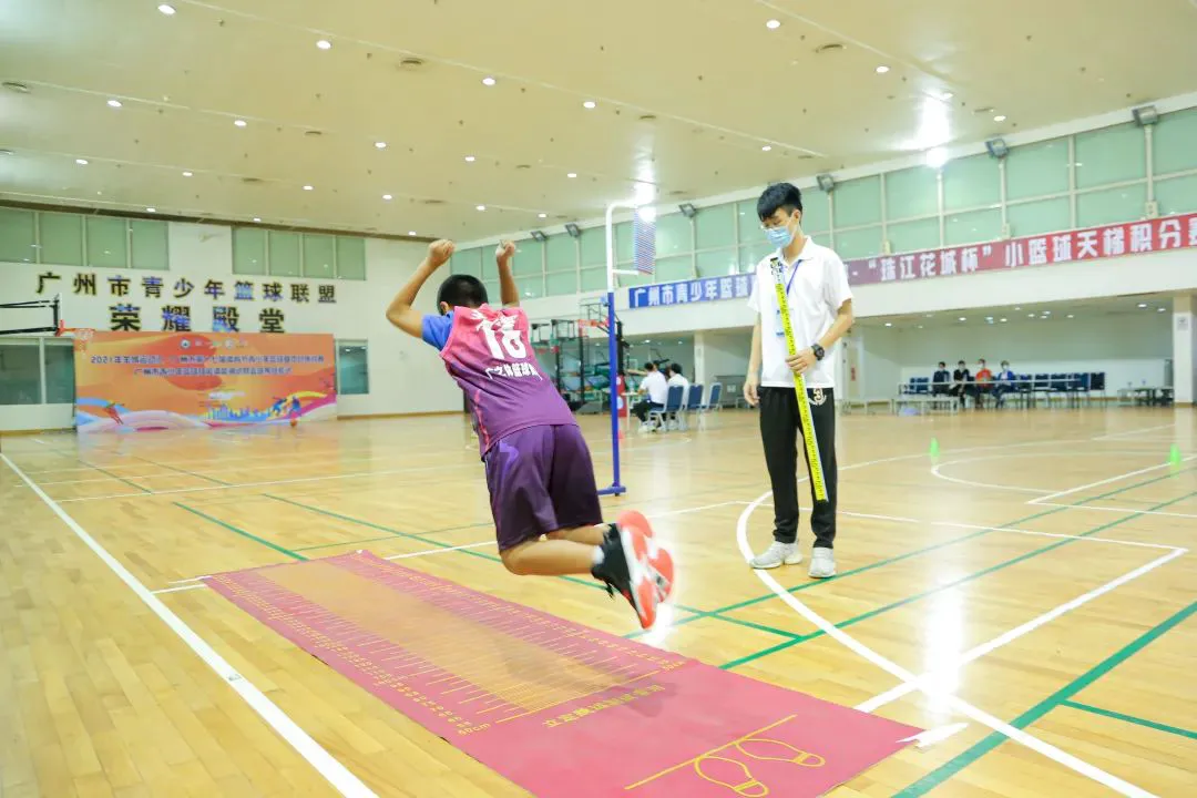 刻苦训练篮球时如何避免受伤的建议_2
